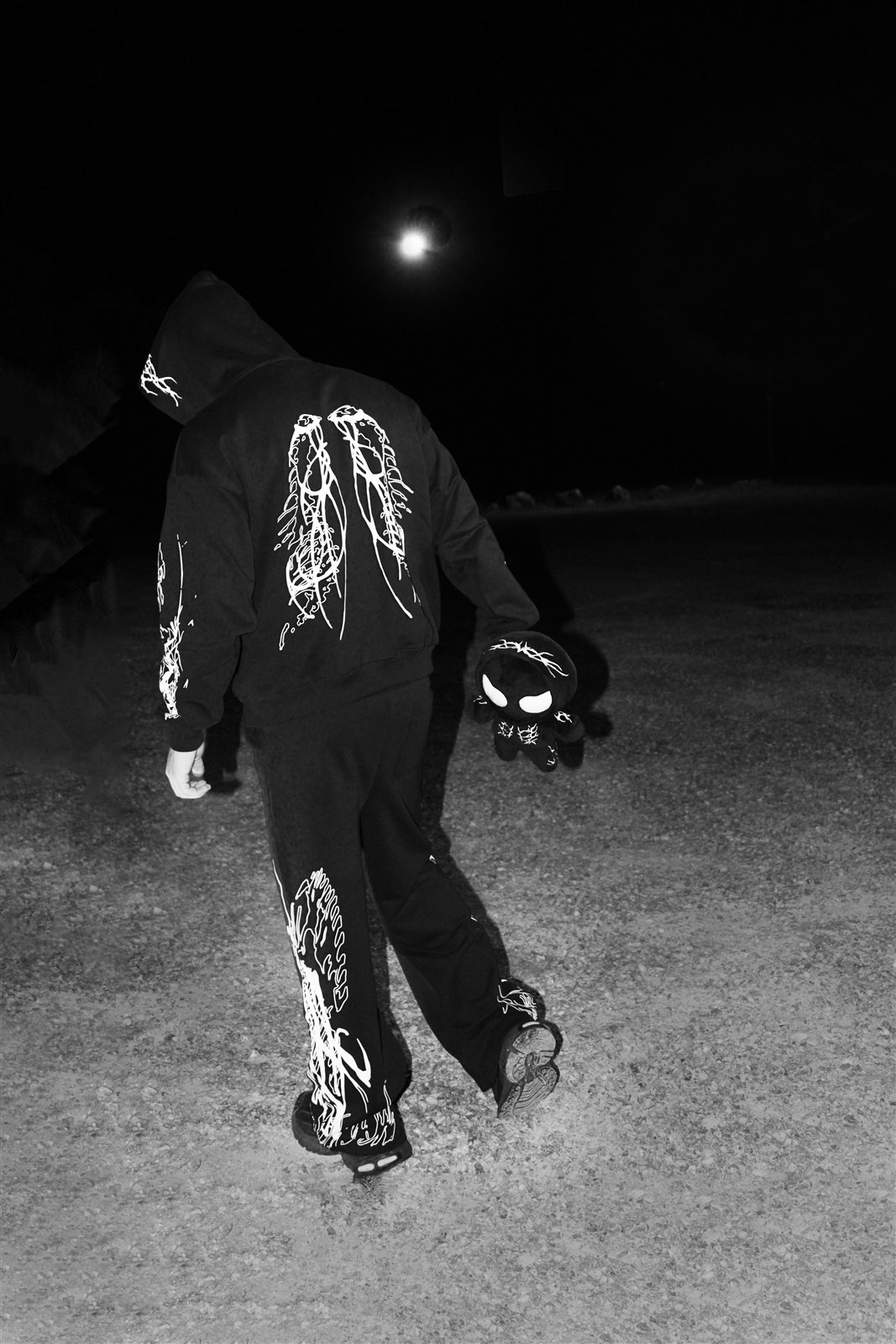 ALTAR VISION — merch porté